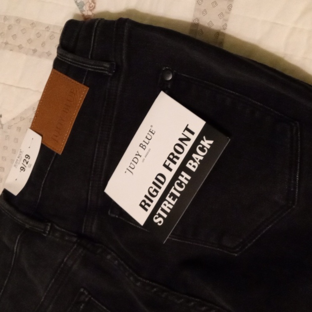 JUDY BLUE High Waist 90s Straight Black Rigid Front Stretch Back Distressed Jean